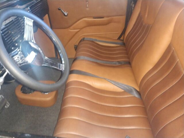 Chevrolet C/K Pickup 3500 1951 image number 3