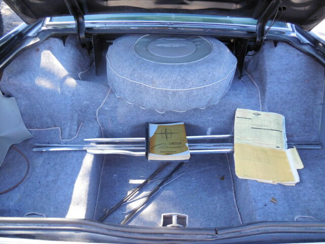 Lincoln Continental 1965 image number 10