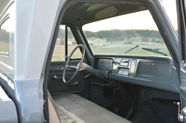 Chevrolet C-10 1965 image number 16