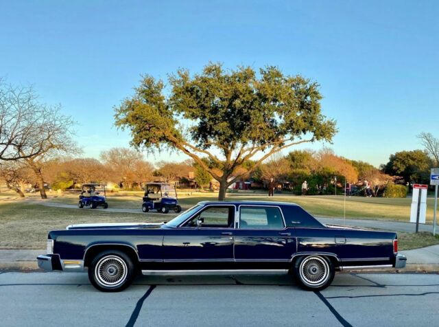 Lincoln Continental 1979 image number 1