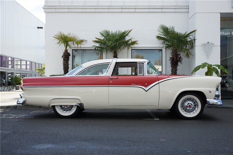 Ford Crown Victoria 1955 image number 17