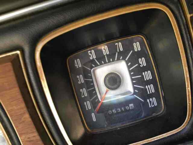 Lincoln Mark III 1971 image number 8