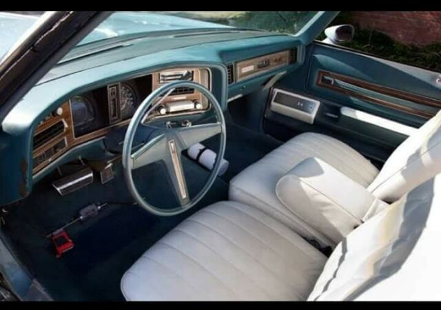 Pontiac Grandville 1975 image number 8