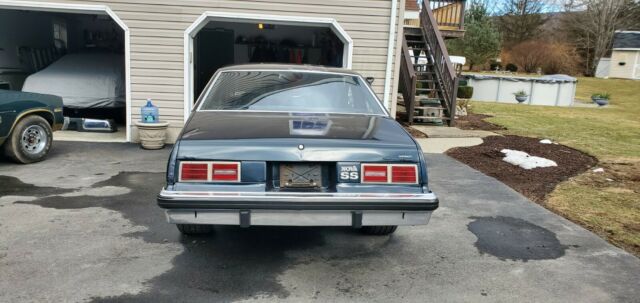 Chevrolet Nova 1975 image number 3