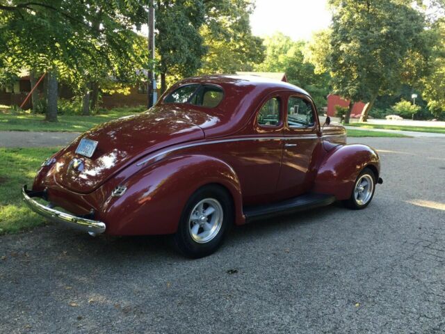 Ford Deluxe 1940 image number 12
