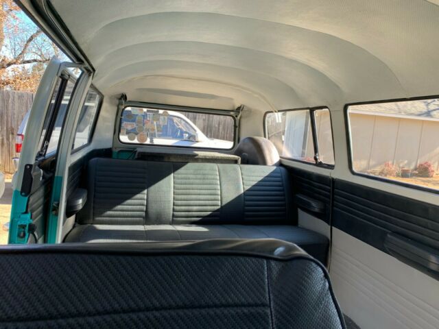 Volkswagen Bus/Vanagon 1968 image number 15