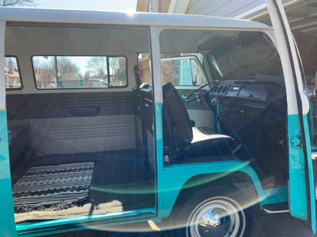 Volkswagen Bus/Vanagon 1968 image number 3