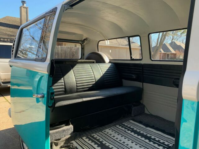 Volkswagen Bus/Vanagon 1968 image number 4