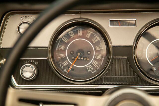 Oldsmobile Cutlass 1967 image number 14