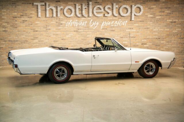Oldsmobile Cutlass 1967 image number 28