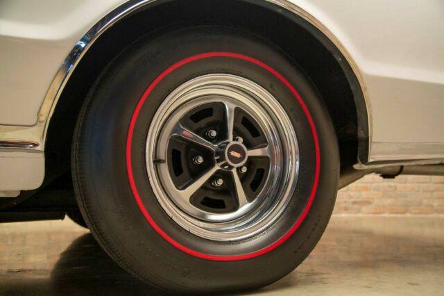 Oldsmobile Cutlass 1967 image number 6