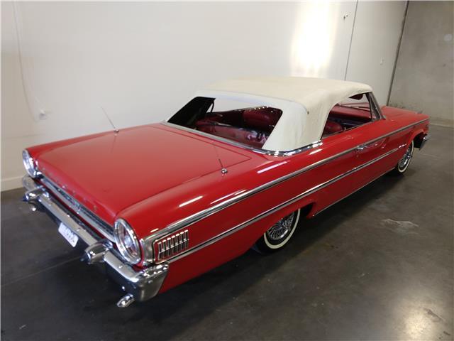 Ford Galaxie 1963 image number 33