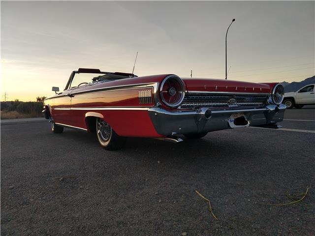 Ford Galaxie 1963 image number 37