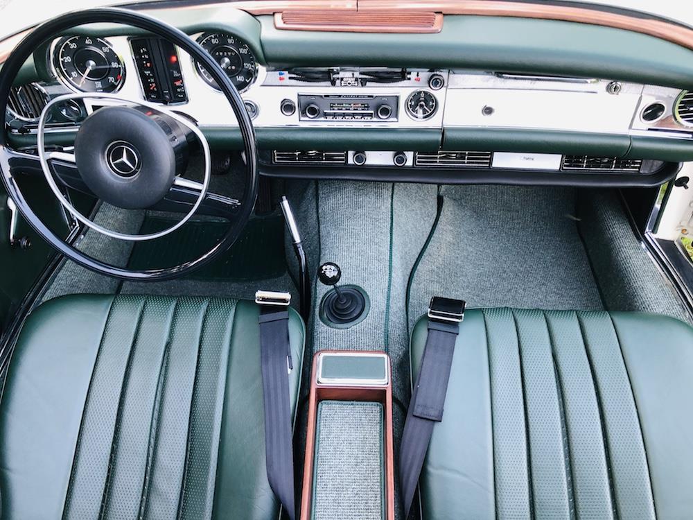 Mercedes-Benz SL-Class 1970 image number 2