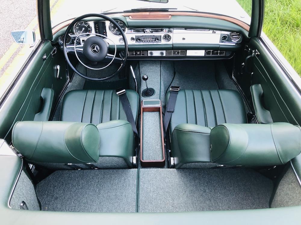 Mercedes-Benz SL-Class 1970 image number 42