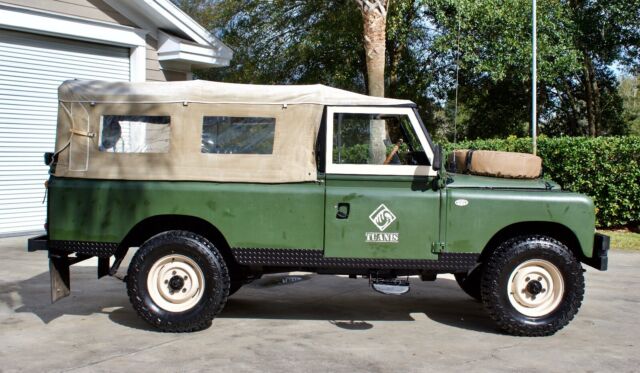 Land Rover 109 Series 3 1974 image number 6
