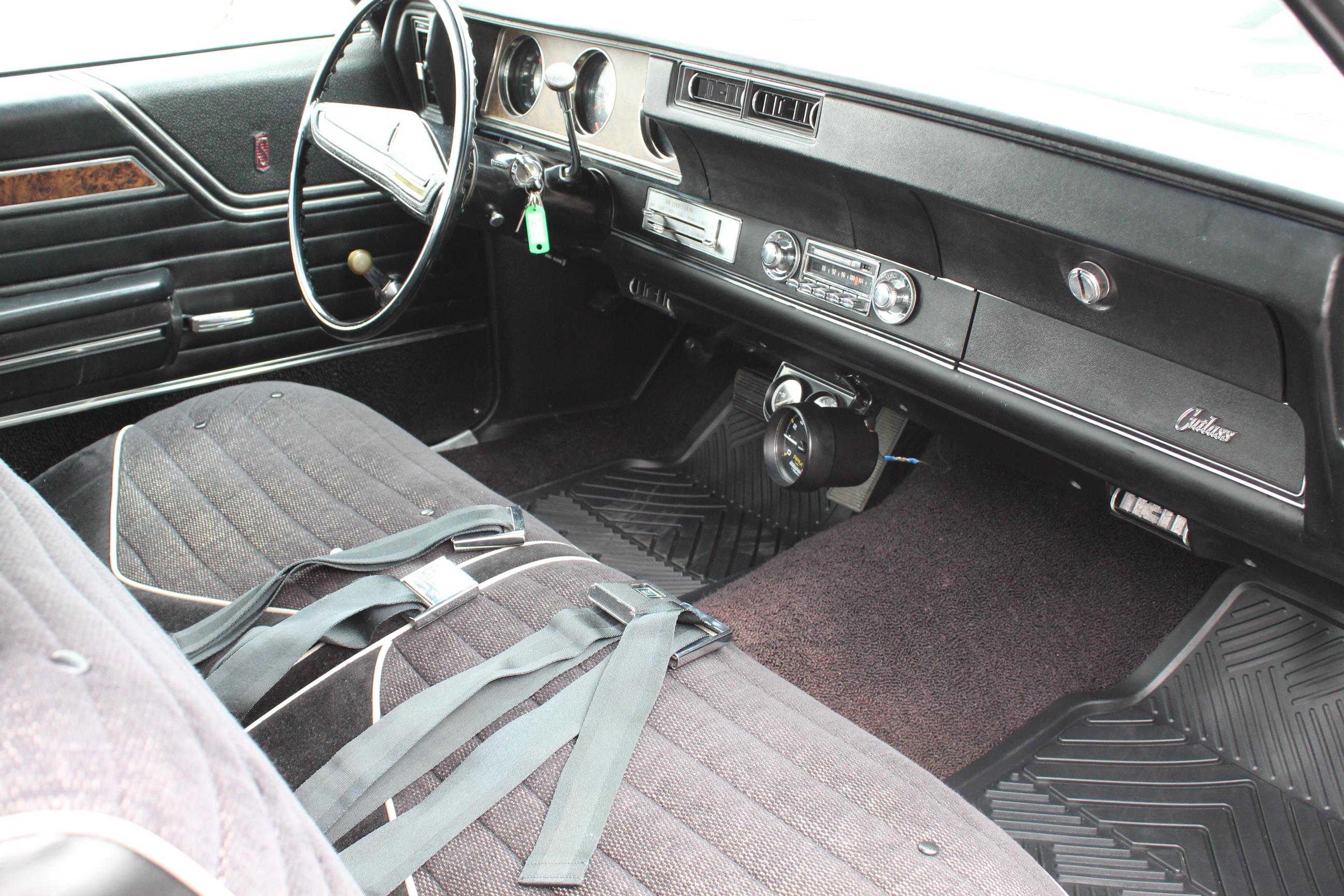 Oldsmobile Cutlass 1970 image number 10