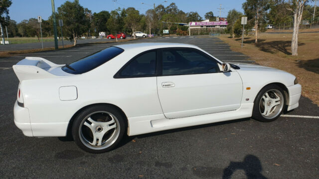 Nissan Skyline 1975 image number 11