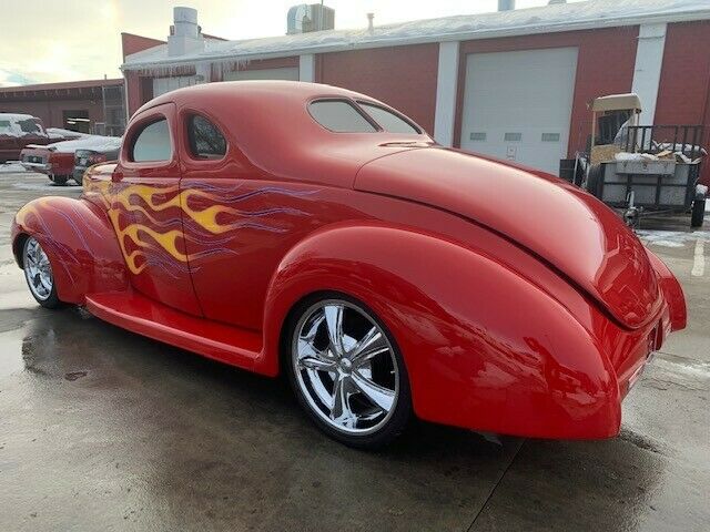 Ford Deluxe 1940 image number 10