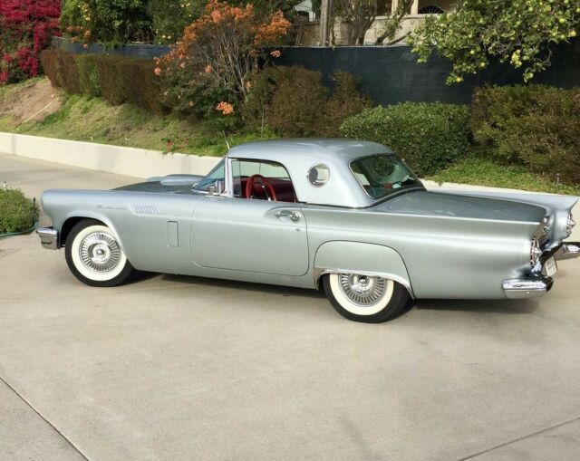 Ford Thunderbird 1957 image number 16