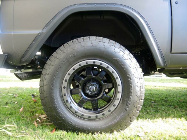 Ford Bronco 1974 image number 18