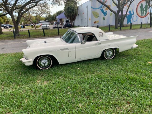 Ford Thunderbird 1957 image number 26