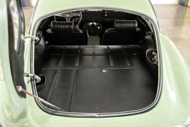 Jaguar E-Type 1969 image number 11