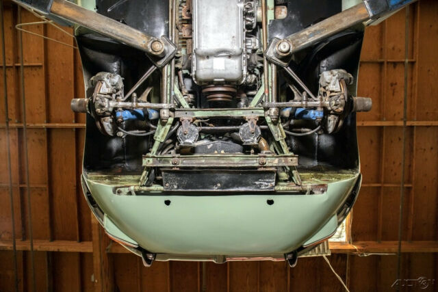 Jaguar E-Type 1969 image number 14