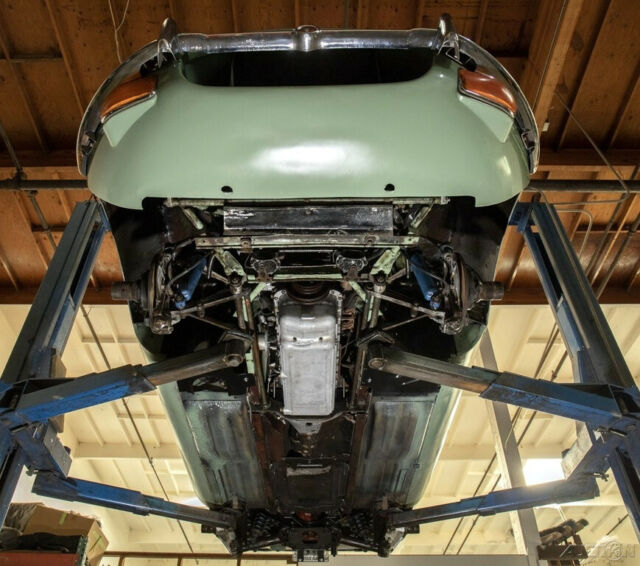 Jaguar E-Type 1969 image number 37