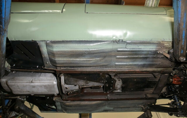Jaguar E-Type 1969 image number 41