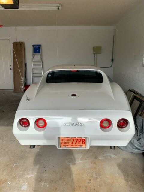 Chevrolet Corvette 1976 image number 1