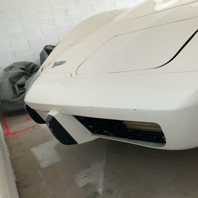 Chevrolet Corvette 1976 image number 2