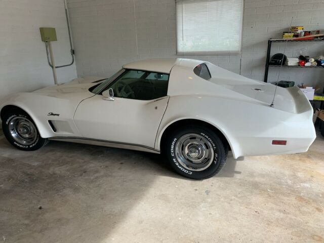 Chevrolet Corvette 1976 image number 25