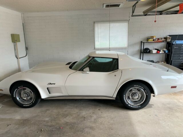 Chevrolet Corvette 1976 image number 3