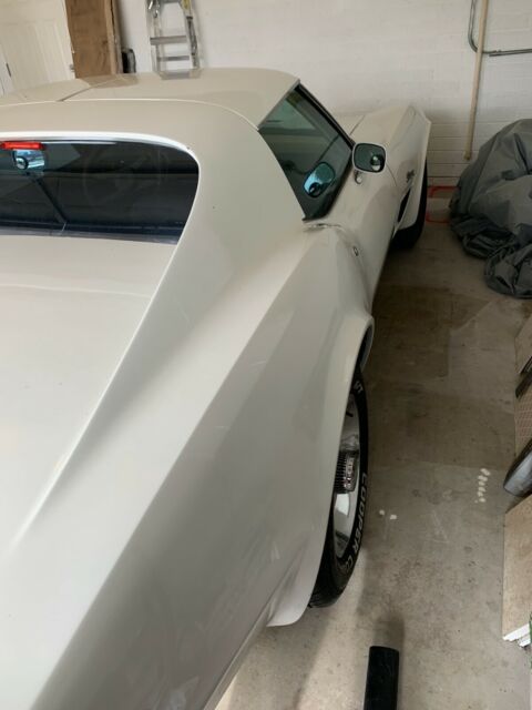 Chevrolet Corvette 1976 image number 5