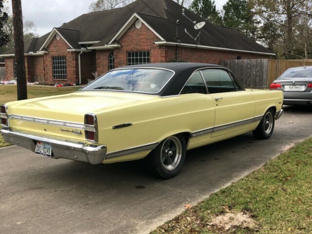 Ford Fairlane 1967 image number 18