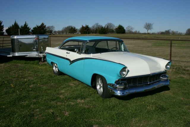 Ford Fairlane 1956 image number 10