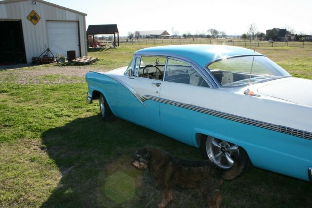 Ford Fairlane 1956 image number 16