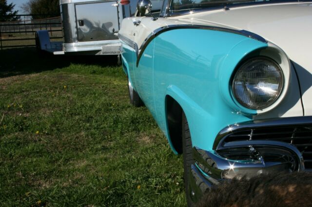 Ford Fairlane 1956 image number 31