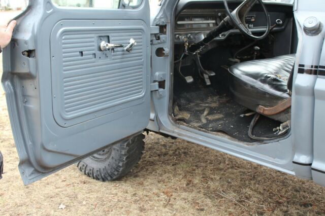 Ford F-250 1967 image number 31