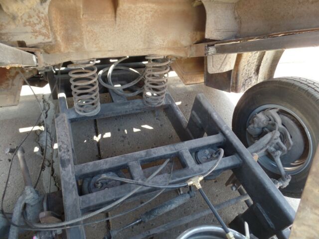 Ford C700 1961 image number 21