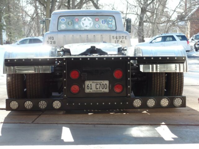 Ford C700 1961 image number 3