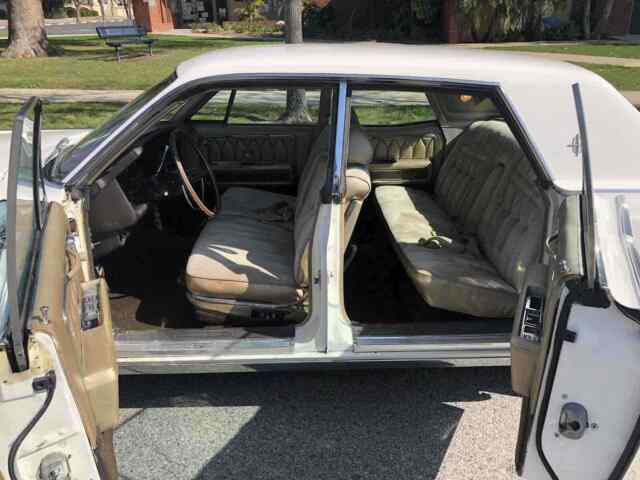 Lincoln Continental 1969 image number 19