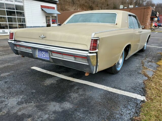 Lincoln Continental 1968 image number 18
