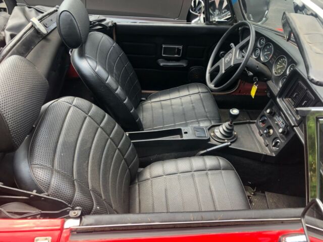 MG MGB 1979 image number 17