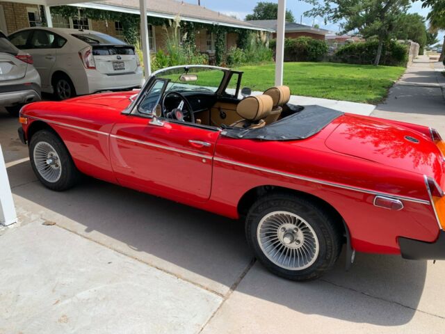 MG MGB 1976 image number 2