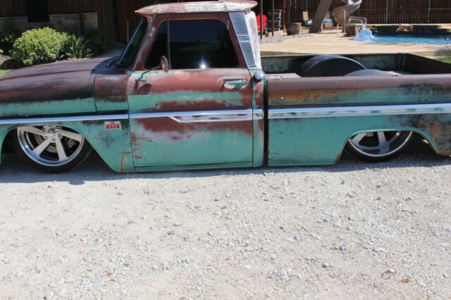 Chevrolet C-10 1966 image number 2