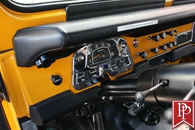 Toyota Land Cruiser 1973 image number 8