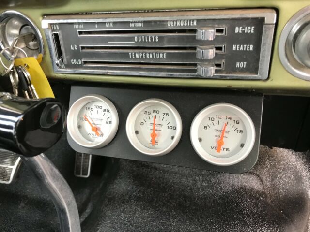 GMC Jimmy 1971 image number 34