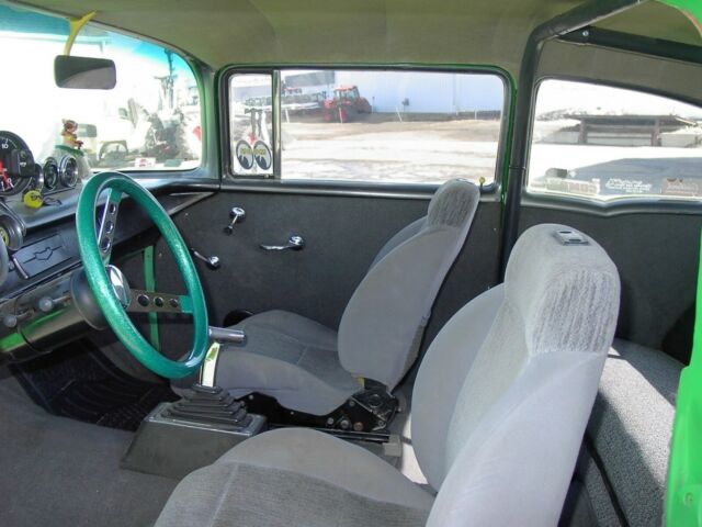 Chevrolet Bel Air/150/210 1957 image number 32